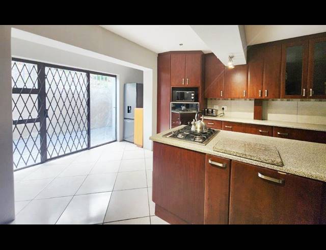 3 BEDROOM APARTMENT RENTED IN HUMEWOOD